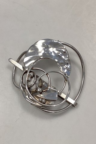 Ornamenteret Jacob Hull Hårsmykke i Forsølvet metal med hvid sten