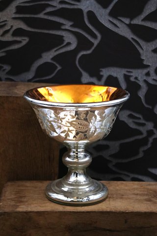 Fantastically beautiful 19th century bowl on foot in poor man