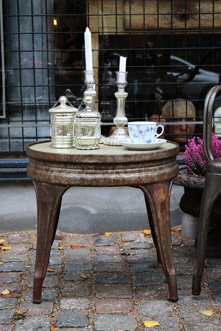 Old French Tolix coffee table / side table in polished metal 
from around 1930-40...