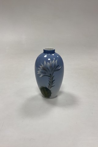 Royal Copenhagen Art Nouveau Lille Vase med Kaktus No. 2672/47A