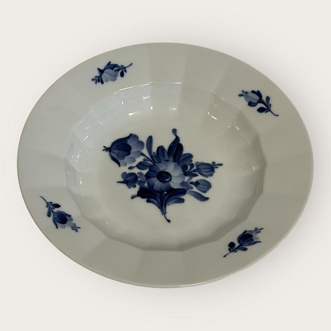 Royal C: Blue flower edged