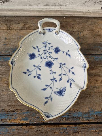 Porcelain and faience