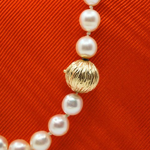 Ole Lynggaard; Clasp of 14k gold