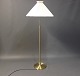 Le Klint gulvlampe, model 351, designet af Aage Petersen i 1970.5000m2 udstilling.