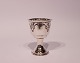 Egg cup in Art Noveau style from the 1930s and of hallmarked silver.
5000m2 showroom.
