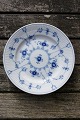 Musselmalet riflet porcelæn. Kagetallerkener eller 

sidetallerkner 15,5cm nr. 181