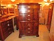 Mahogni 
chiffonniere