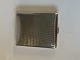 Cigarette case / Short case Silver
Measures 7.8 x 10 cm