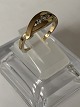 Fine gold ring in 8 carat gold with 3 white stones. Stamped NOA 333. Size 52