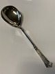 Serving spoon / Compote spoon in silver
Stamped Year. 1900
Length 15.7 cm