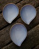 Ballerina with gold Danish porcelain, set of 3 
mussel-shaped pickle dishes No 330, L 8.5cm
