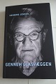 Gennem glasvæggen
Af Henning Jensen
Om at leve og at komme igennem en drepression
Forlag Gyldendal
2020
Sideantal 306