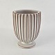 Schollert
Hvid riflet vase i keramik