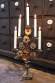 Antik , fransk kirkestage med dekoreret med 8 fine metal blomster med farvet sten...