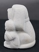 Stone Art let sandfarvet figur fra Marbell, Belgien. 2 Venner eller Hund passer baby.