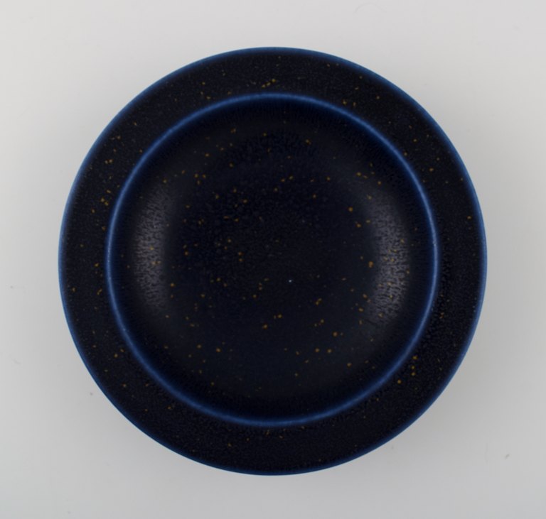 Gustavsberg, Wilhelm Kåge verkstad, blåt keramik fad. 
