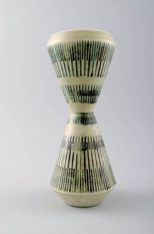 Carl-Harry Stalhane for Rorstrand / Rørstrand, ceramic vase.