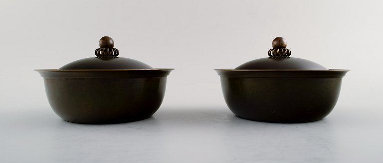 Just Andersen et par art deco æsker/smykkeskrin/lågbokse i legeret bronze.