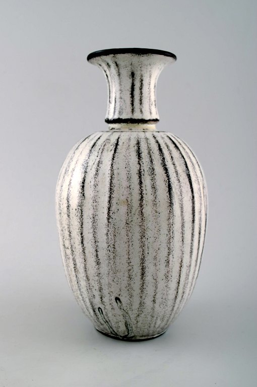 Kähler, Denmark, large glazed vase, 1930s. Rare form.Designed by Svend Hammershøi.