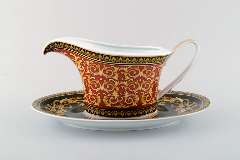 Gianni Versace for Rosenthal. Saucekande på løs fod. klassisk stil. 