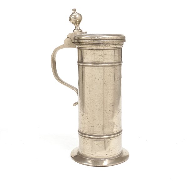 W. F. Jürgensen, Rendsburg Northgermany: A large pewter mug dated 1787H: 32cm