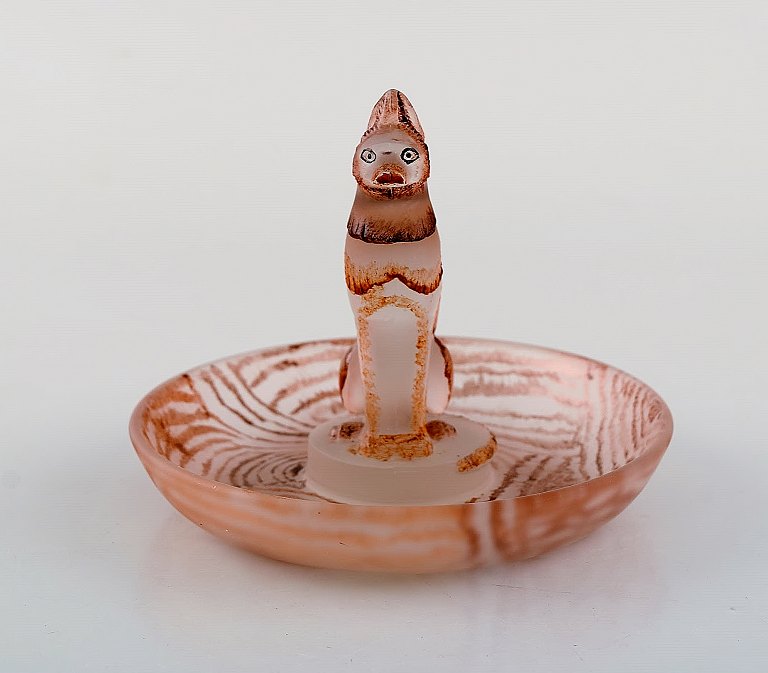 Tidlig René Lalique "Chien" smykkeskål i kunstglas med siddende hund. Model: 290. Ca 1926. 