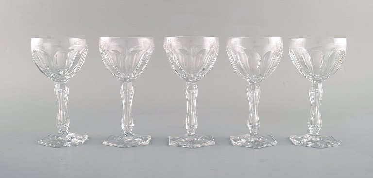 Val St. Lambert, Belgium. Five Lalaing glasses in mouth blown crystal glass. 
1950 / 60
