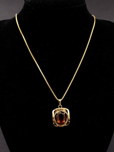 8 carat gold necklace with pendant  with smoked topaz