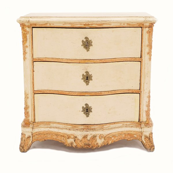 A Danish mid-18th century Baroque cream white chest of drawers. Denmark circa 1750. H: 80cm. Top: 82x49cm