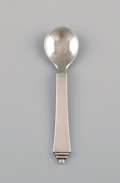 Georg Jensen Pyramid salt spoon in sterling silver. Dated 1933-44.