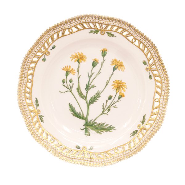 Flora Danica plate by Royal Copenhagen. #3554. D: 22,5cm
