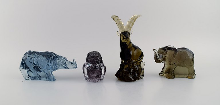 Paul Hoff for Svenskt glas. Fire figurer i kunstglas. Stenbuk, næsehorn, moskusokse og elefant. WWF. 1980