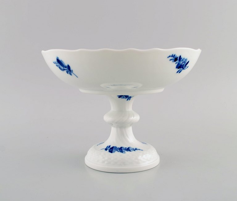 Royal Copenhagen Blue Flower Curved compote. Model number 10/1528. Dated 1968.