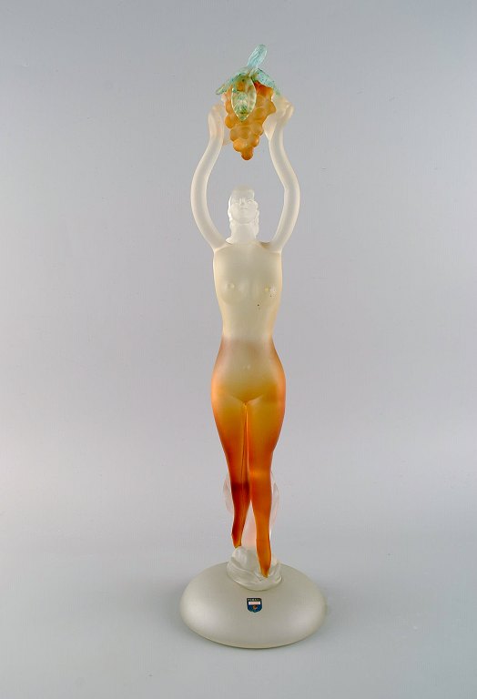 Large and rare Murano sculpture in mouth-blown art glass. Woman with grapes. 1960s.