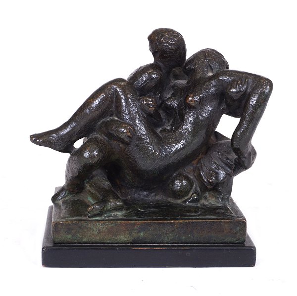 Gerhard Henning bronzefigur. Gerhard Henning, 1880-1967, bronzefigur i form af elskovspar. Signeret. Monteret på sokkel. H: 12cm. 9,5x10,5cm. (Mål uden sokkel)
