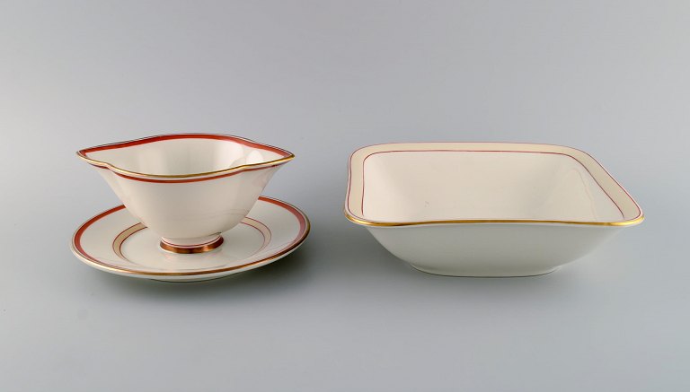 Christian Joachim for Royal Copenhagen. "The Spanish pattern". Bowl and sauce boat in hand-painted porcelain. Produced from 1931-1970.