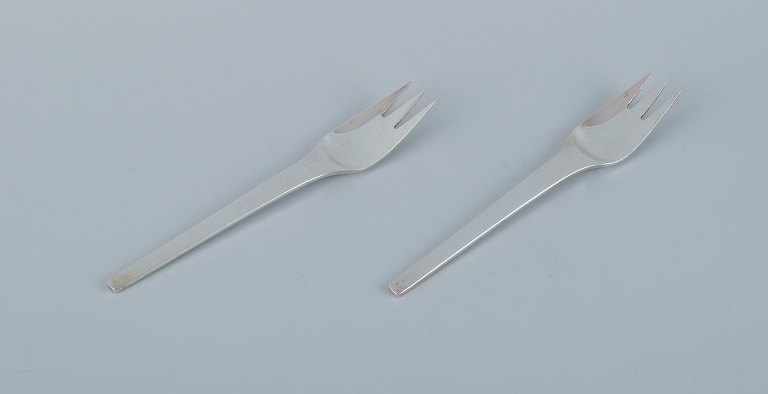 Georg Jensen, Caravel, two salad forks in sterling silver. Modernist and sleek design.