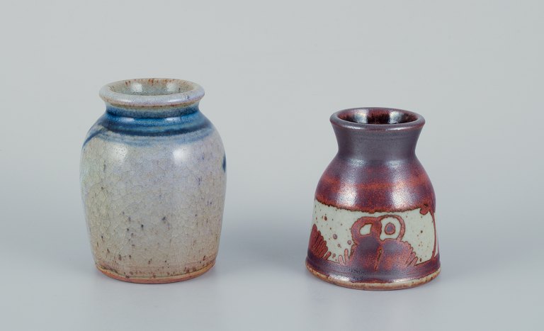 Elly Kuch (1929-2008) and Wilhelm Kuch (1925-2022). Two unique ceramic vases.One vase with a glossy glaze in bluish and violet tones.The other vase with a glaze in brown shades. Abstract motifs.