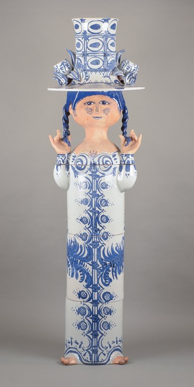 Bjørn Wiinblad (1918-2006), Eget værksted. Kolossal unika pigeskulptur i 
håndmalet keramik. I fire dele.