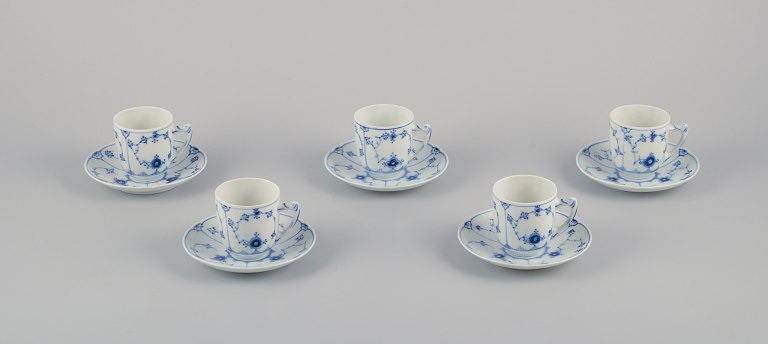Bing & Grøndahl Blue Fluted  pattern. Five coffee cups with  saucers. Rare and 
early model.