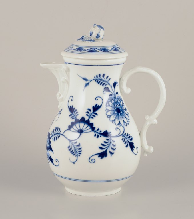 Meissen, Germany. Blue Onion pattern. Large coffee pot.