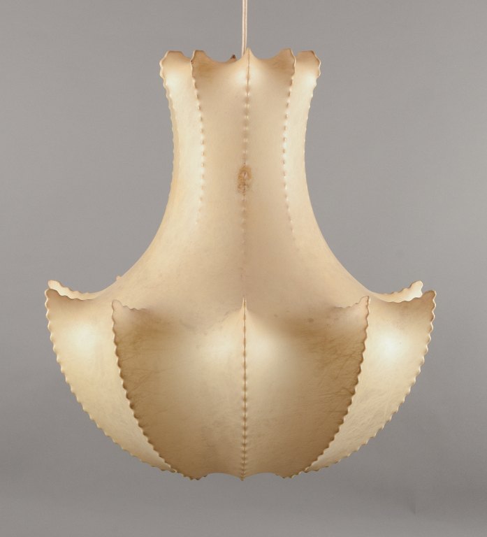Achille Castiglioni, "Cocoon" large ceiling lamp in resin.