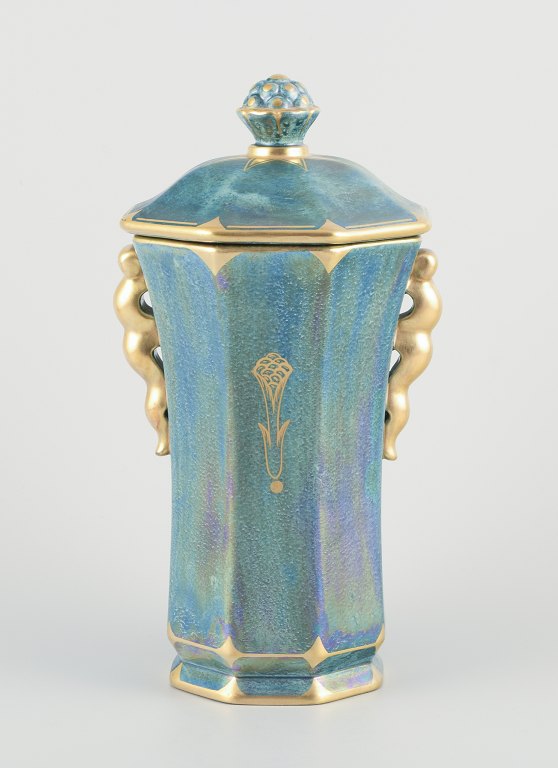 Josef Ekberg for Gustavsberg.
Large octagonal lidded vase in porcelain.