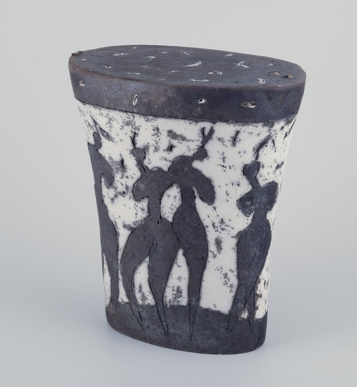 Europæisk studiokeramiker.Stor unika skulptur i keramik.