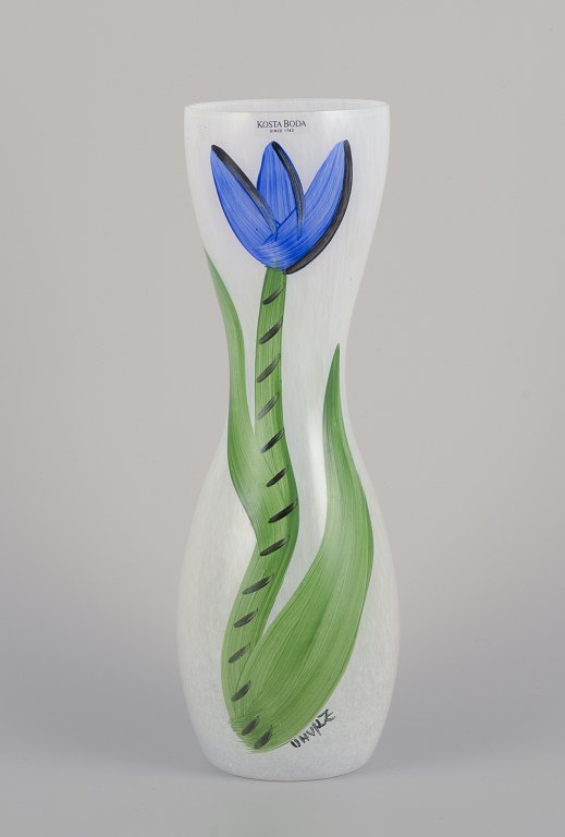 Ulrica Hydman Vallien for Kosta Boda, Sweden.
Tall and slender vase.