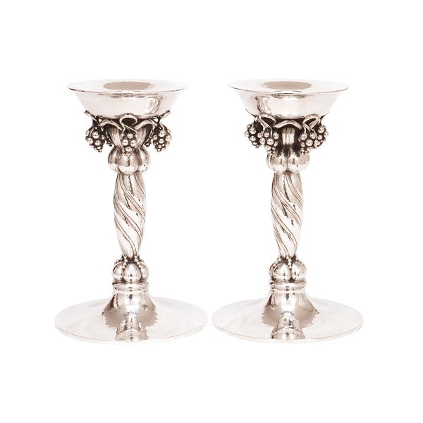 Pair of large Georg Jensen sterlingsilver Grape candle sticks 263B after 1945. 
H: 20,5cm