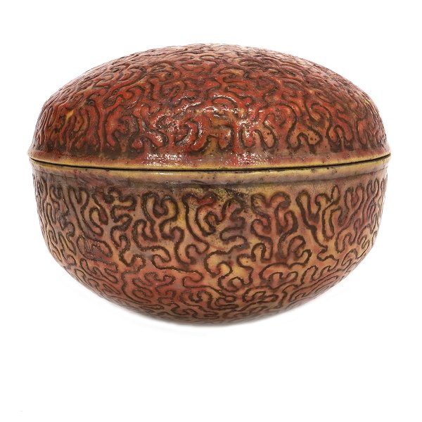 Per Weiss lidded bowl signed and dated 93. H: 14cm. D: 19cm