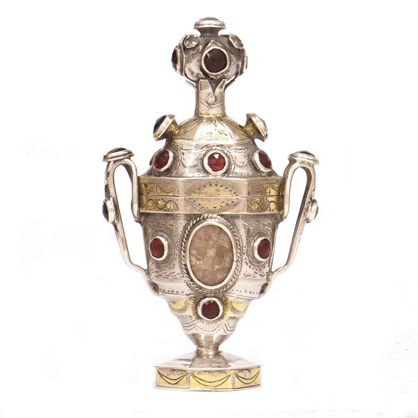 Partly gilt silver vinaigrette by Poul Hansen, Tønder. H: 11,5cm