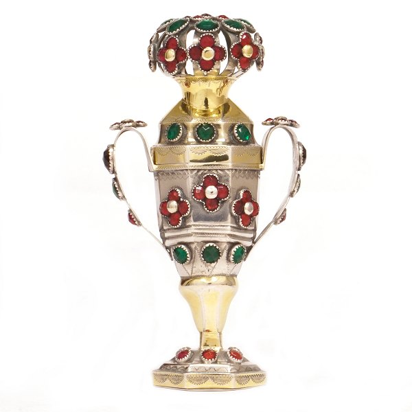 Very large silver vinaigrette by Peter Johannsen Petersen, Aabenraa, Denmark. H: 
14cm