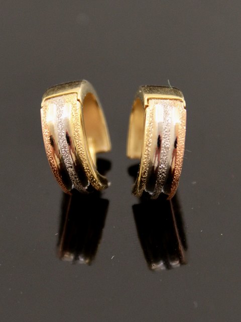 14 carat gold ear studs